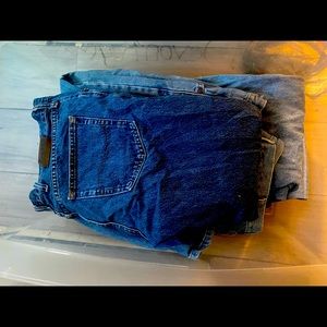 7 pairs of 38x30 Lee blue jeans